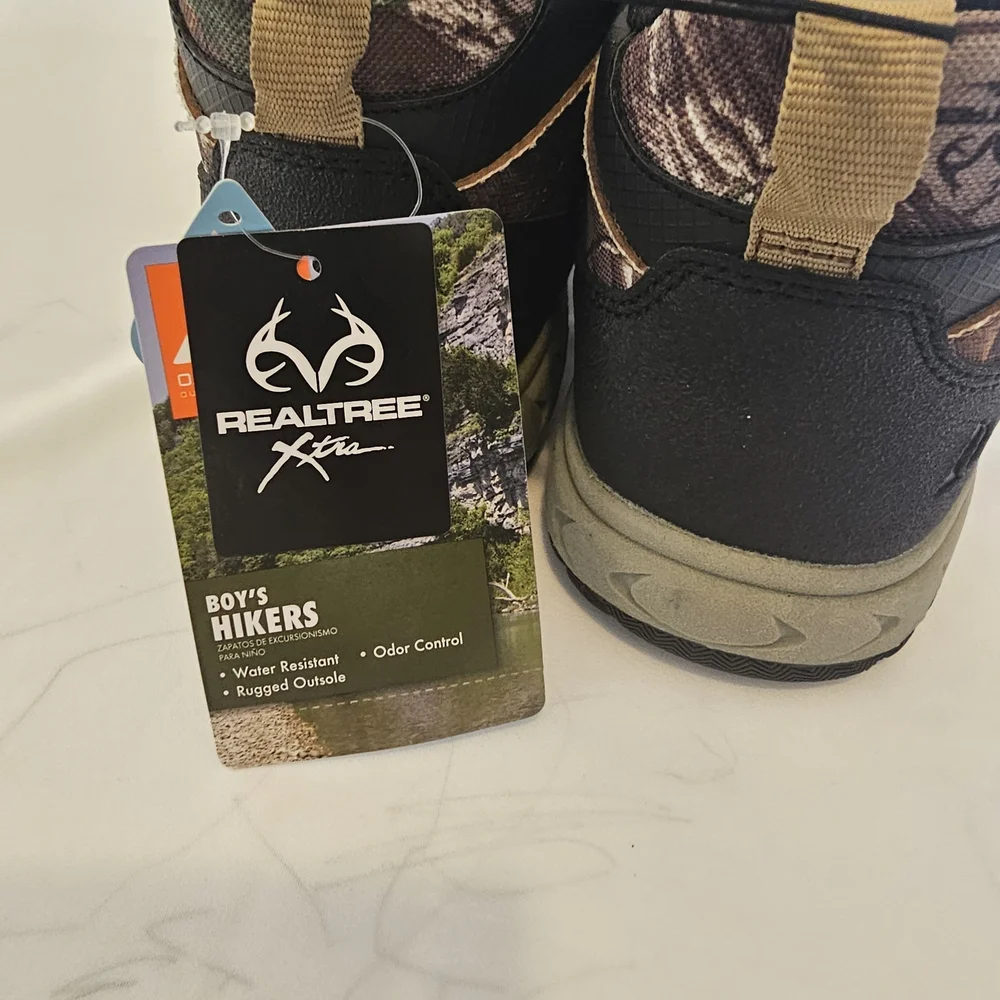 Ozark Trail Hiking Boots for Boys – Realtree Camouflage